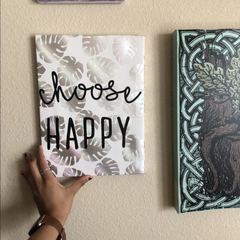 Choose happy wall decor